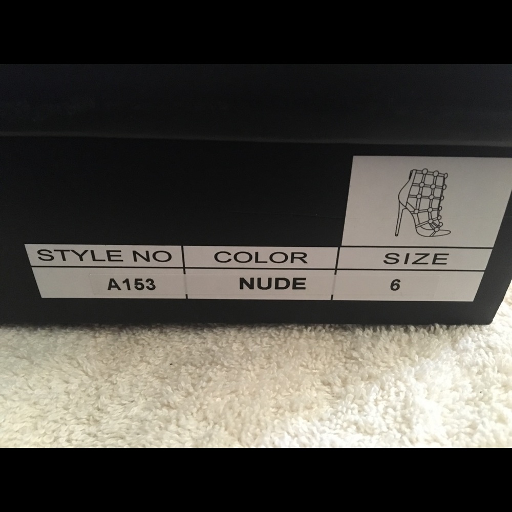 HEELS - Picture 5 of 5